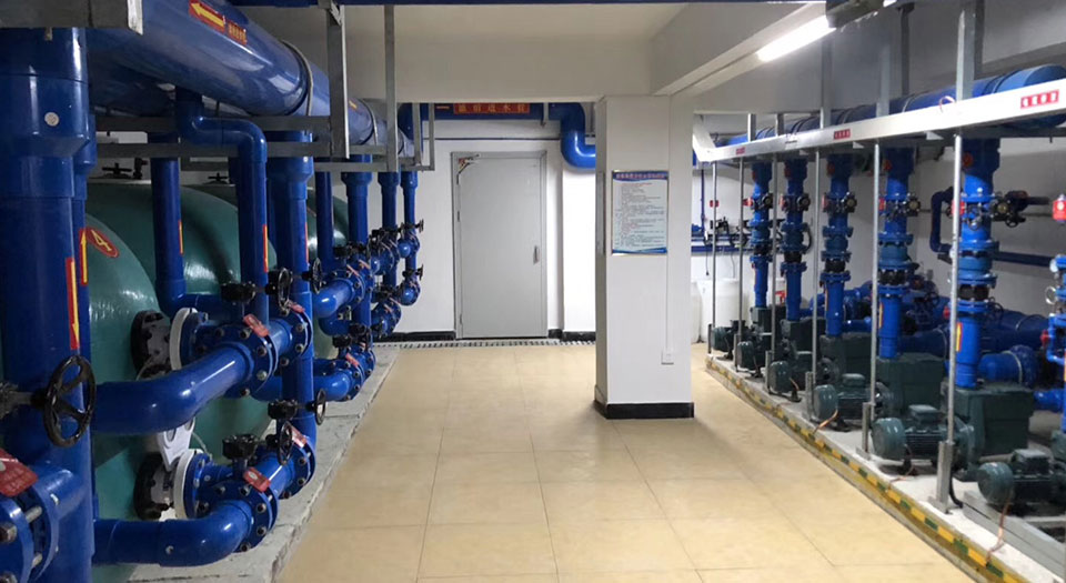 宅男天堂污污视频設備機房