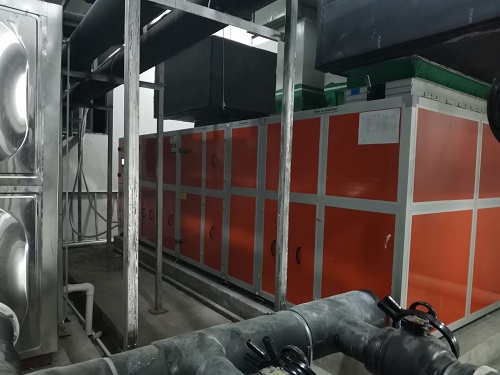 貴州醫科大學采用了宅男在线播放三集一體恒溫除濕熱泵